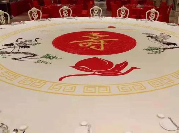 一席江南，满目匠心 南京东郊国宾馆创意摆台中的中国服务美学
